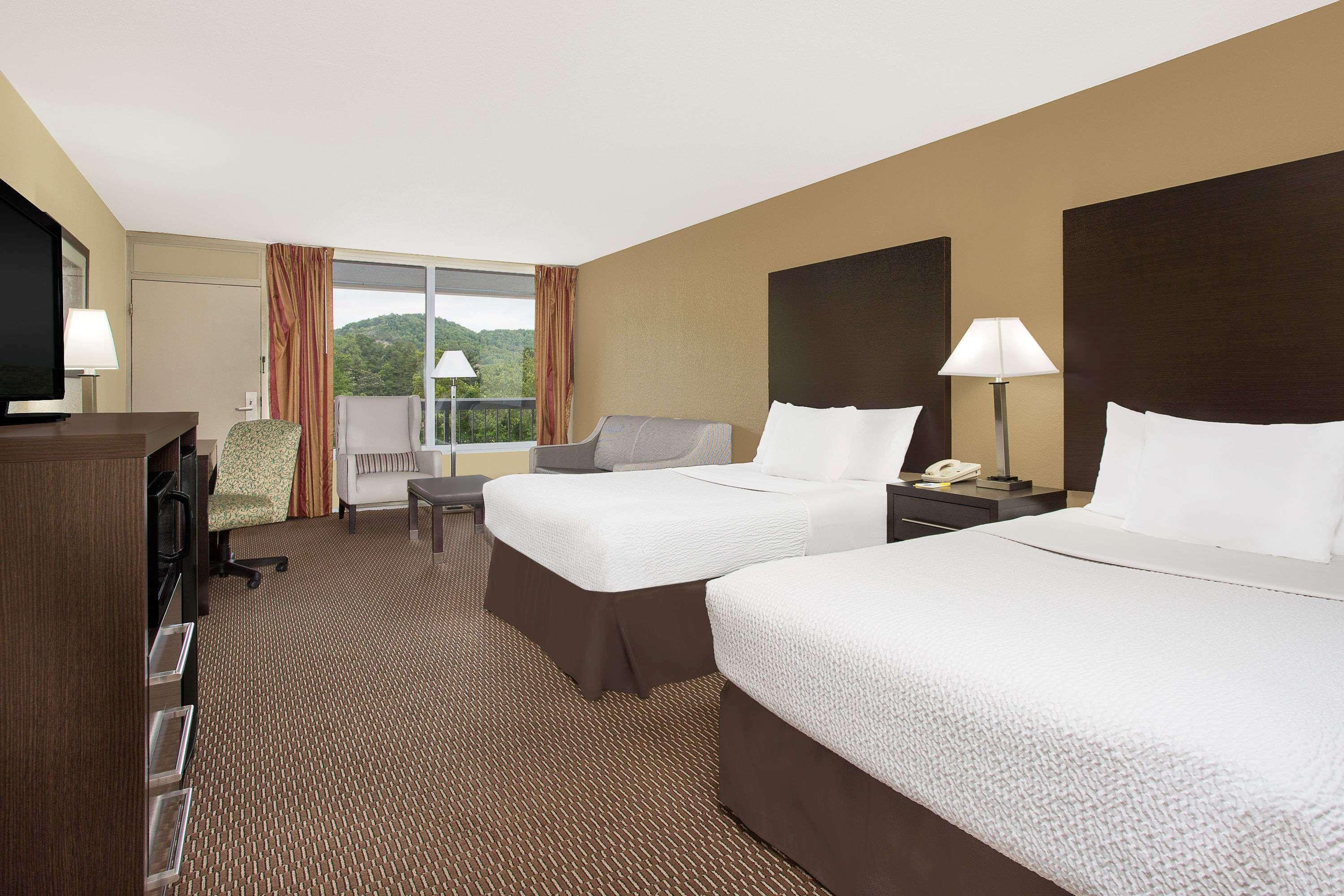 Days Inn By Wyndham Asheville/Mall Dış mekan fotoğraf