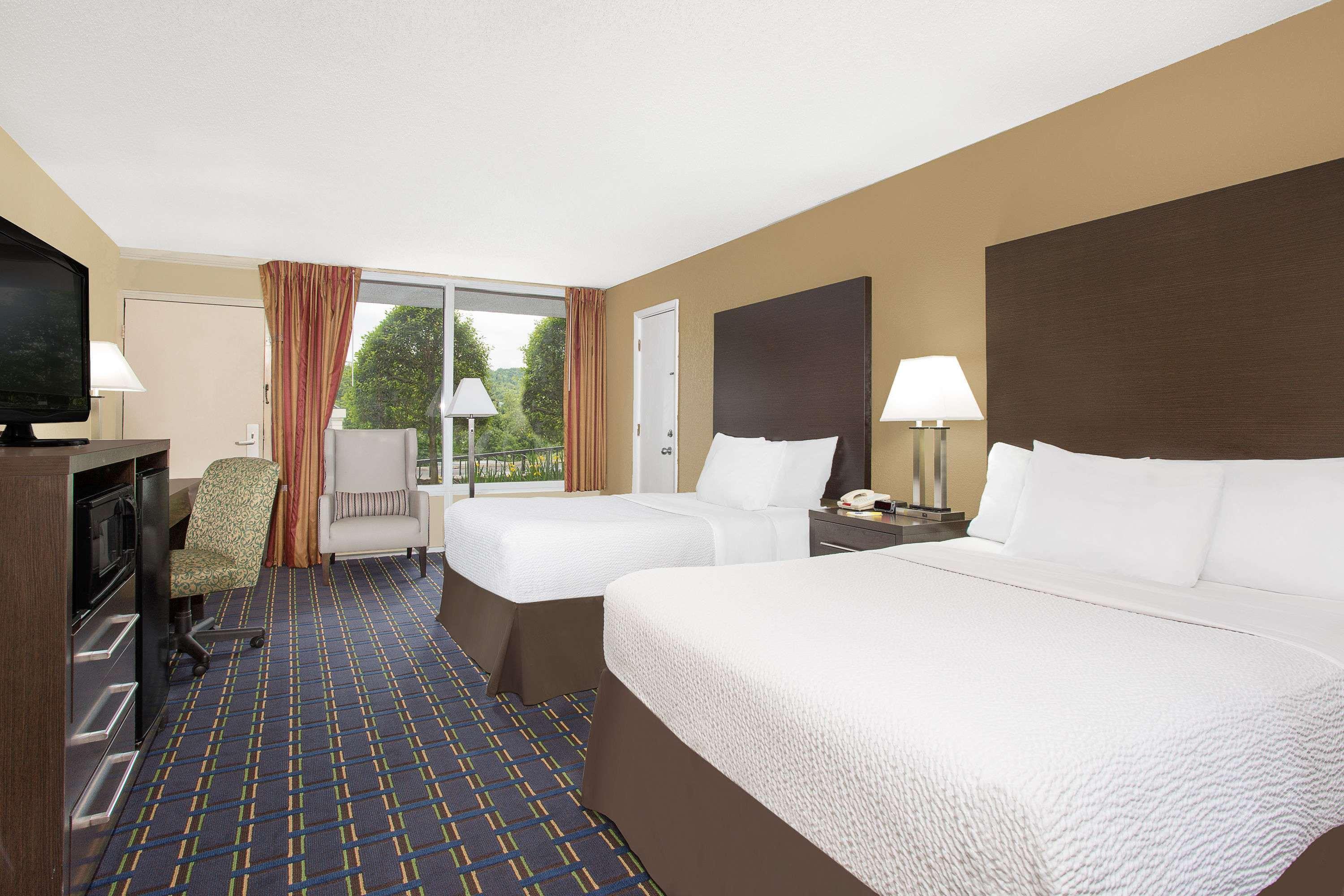 Days Inn By Wyndham Asheville/Mall Dış mekan fotoğraf