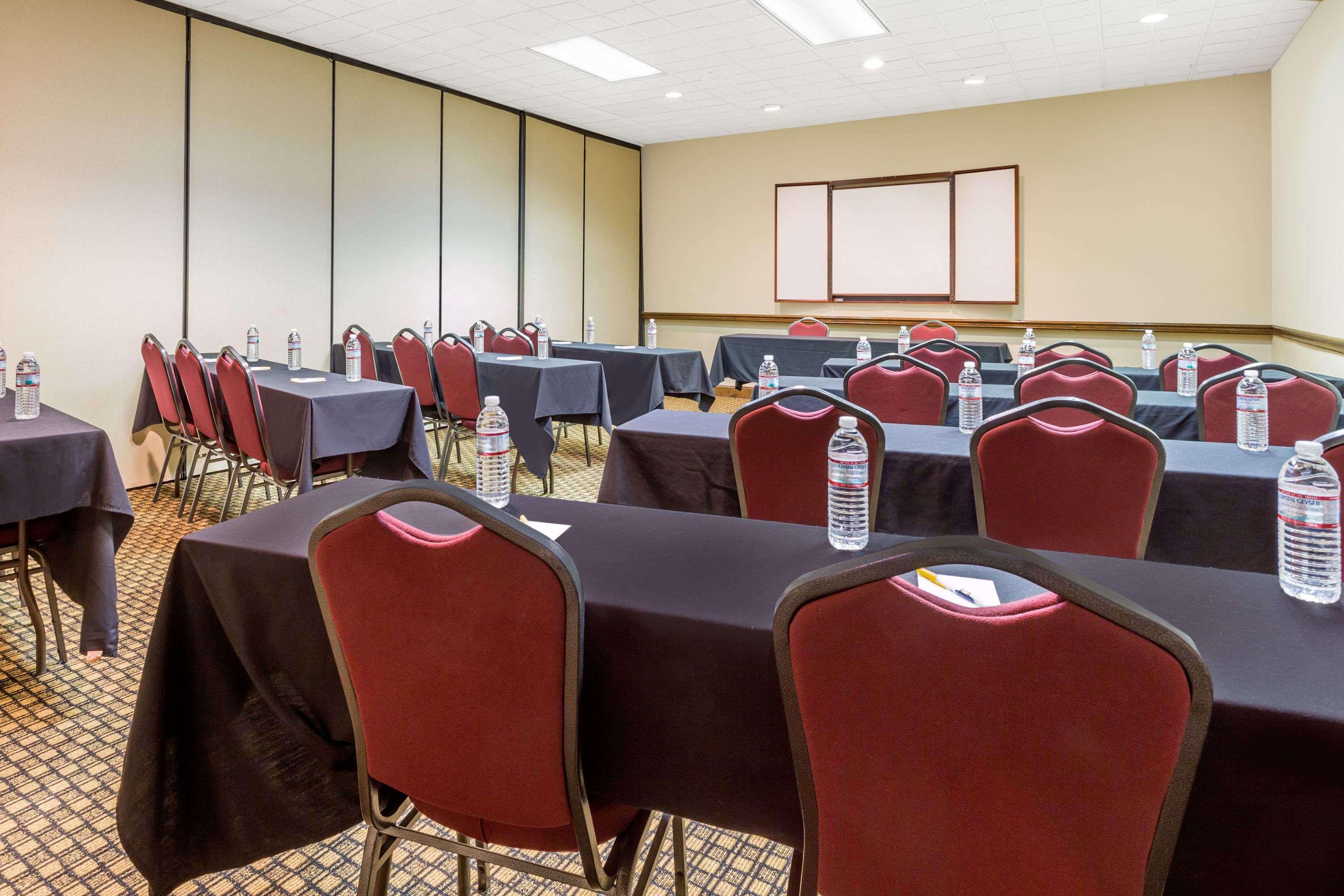 Days Inn By Wyndham Asheville/Mall Dış mekan fotoğraf